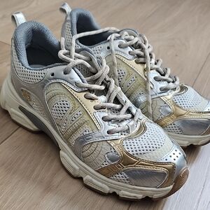 Stylish Women's Sneakers in Silver and Gold